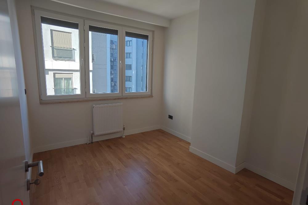 Göztepe'de Kiralık 3+1 Ebeveyn Banyolu Lüks Daire