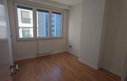 Göztepe'de Kiralık 3+1 Ebeveyn Banyolu Lüks Daire