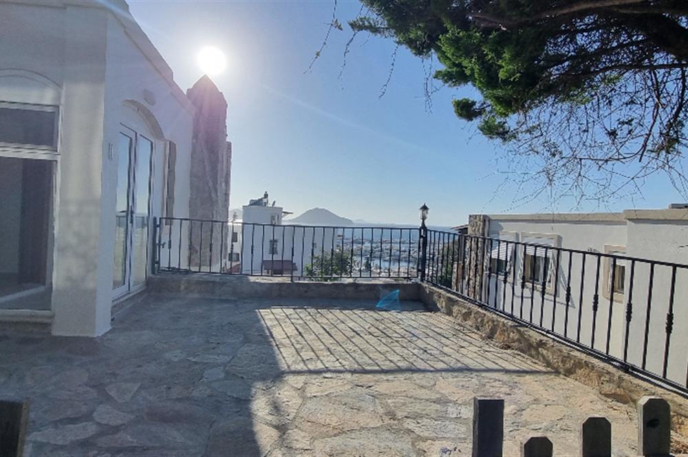 Müstakil  deniz manzaralı dubleks kiralık villa
