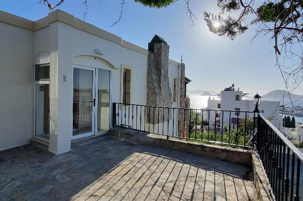 Müstakil  deniz manzaralı dubleks kiralık villa