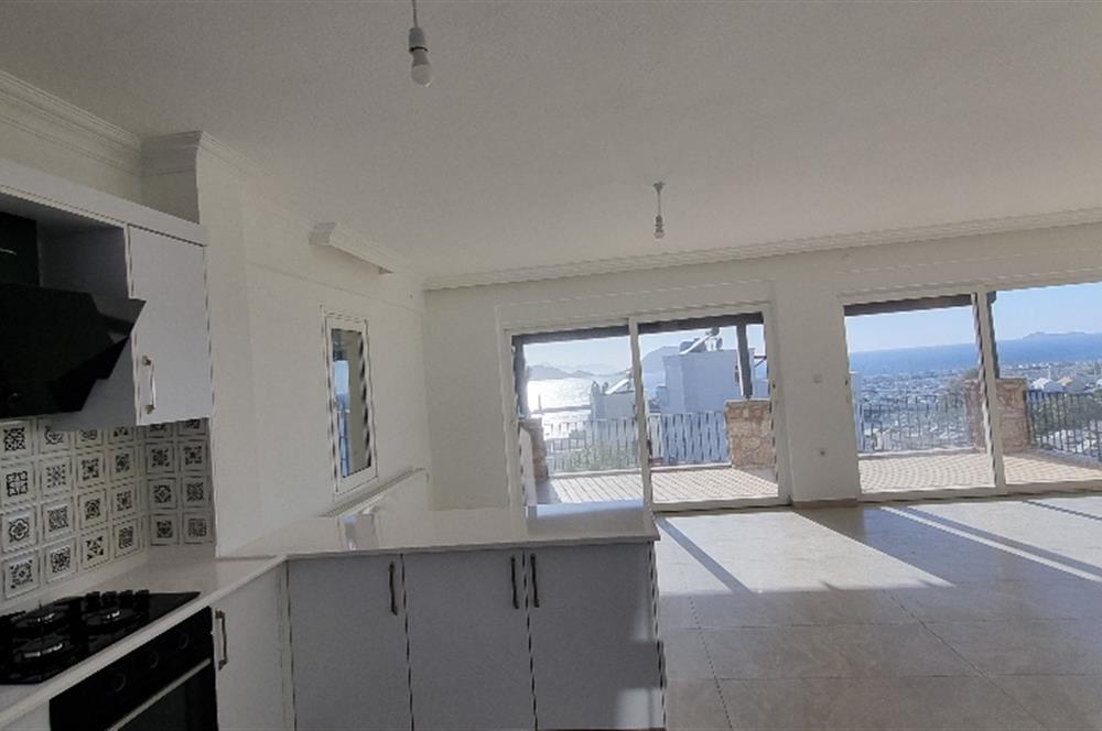 Müstakil  deniz manzaralı dubleks kiralık villa