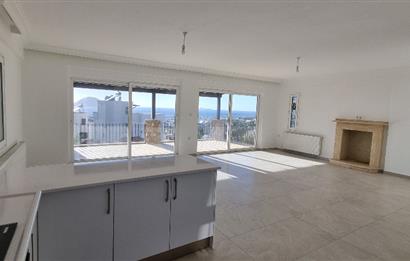 Müstakil  deniz manzaralı dubleks kiralık villa
