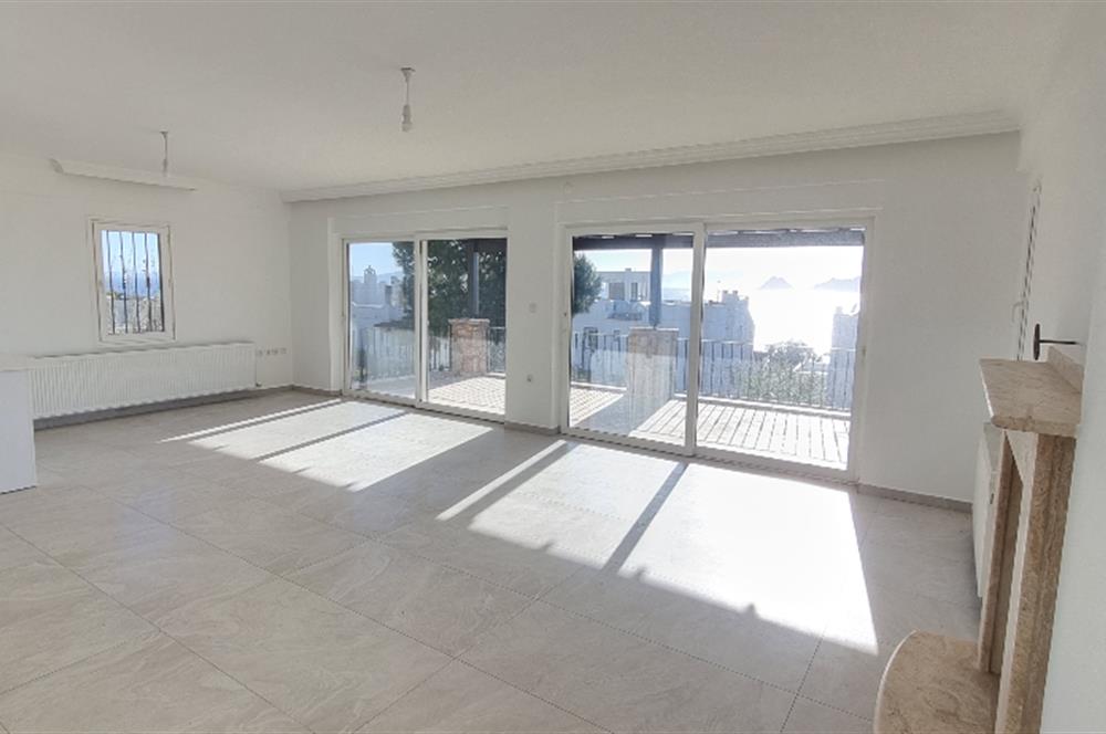 Müstakil  deniz manzaralı dubleks kiralık villa