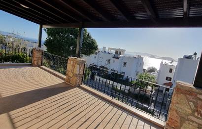 Müstakil  deniz manzaralı dubleks kiralık villa
