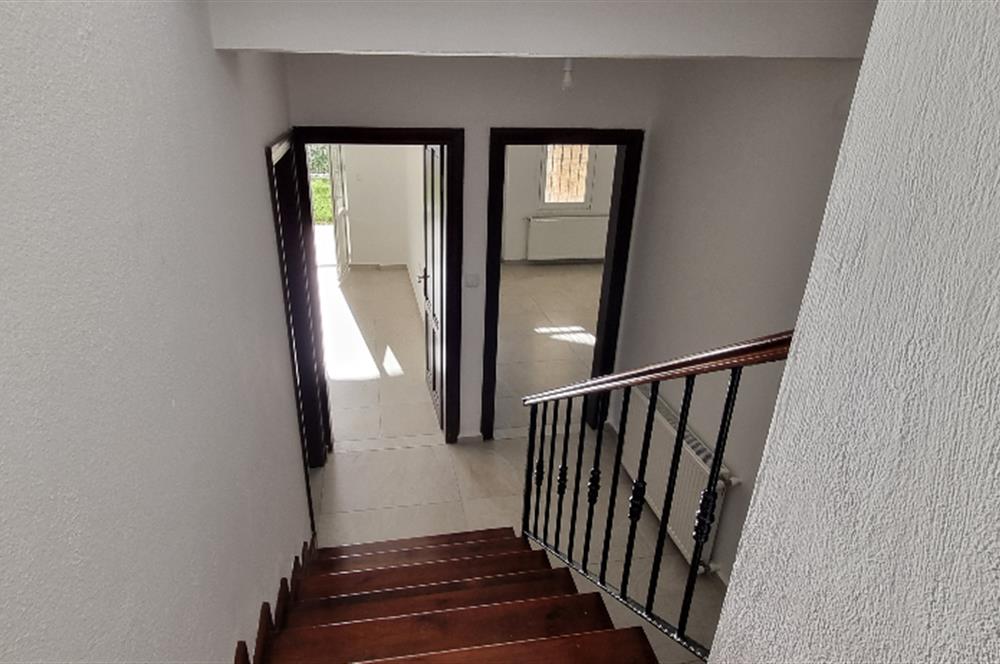 Müstakil  deniz manzaralı dubleks kiralık villa