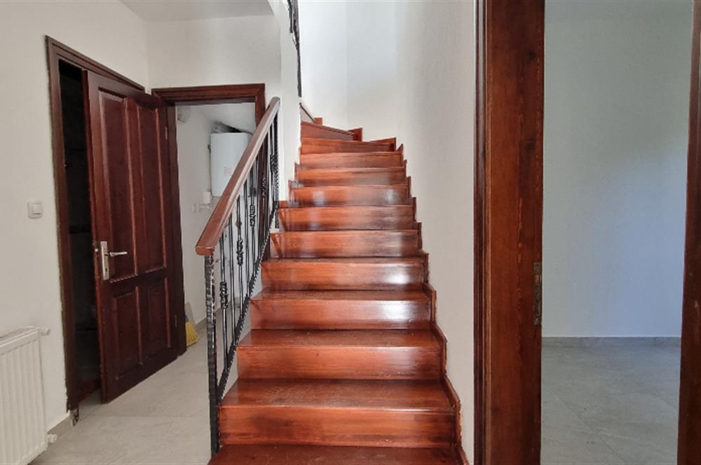 Müstakil  deniz manzaralı dubleks kiralık villa