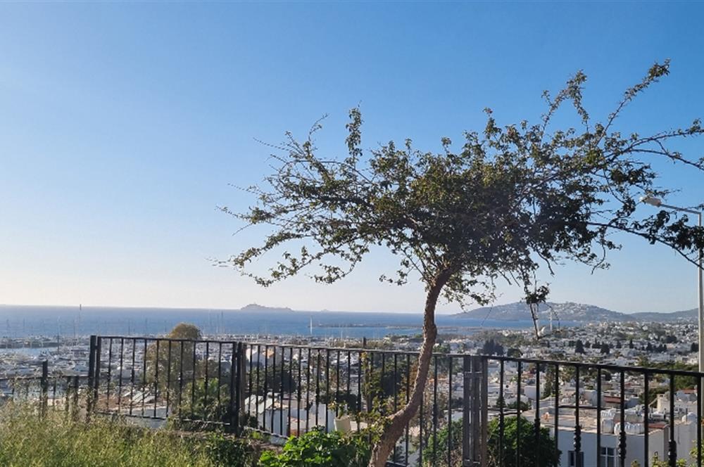Müstakil  deniz manzaralı dubleks kiralık villa