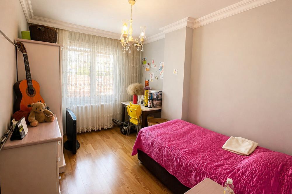 ÇEKMEKÖY TAŞDELEN MANOLYA SİTESİNDE SATILIK 3+1 FIRSAT DAİRE