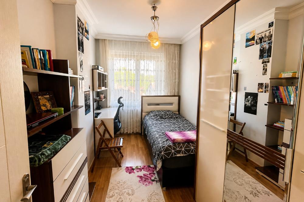 ÇEKMEKÖY TAŞDELEN MANOLYA SİTESİNDE SATILIK 3+1 FIRSAT DAİRE