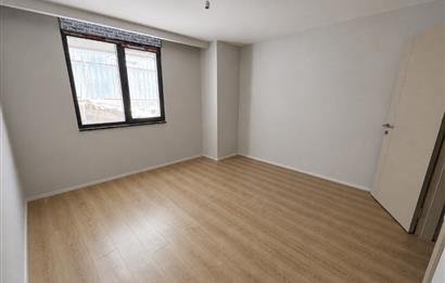 ÇINAR MAHALLESİ'NDE SAHİLE YAKIN ÖN CEPHE 0 BİNA LÜX 2+1