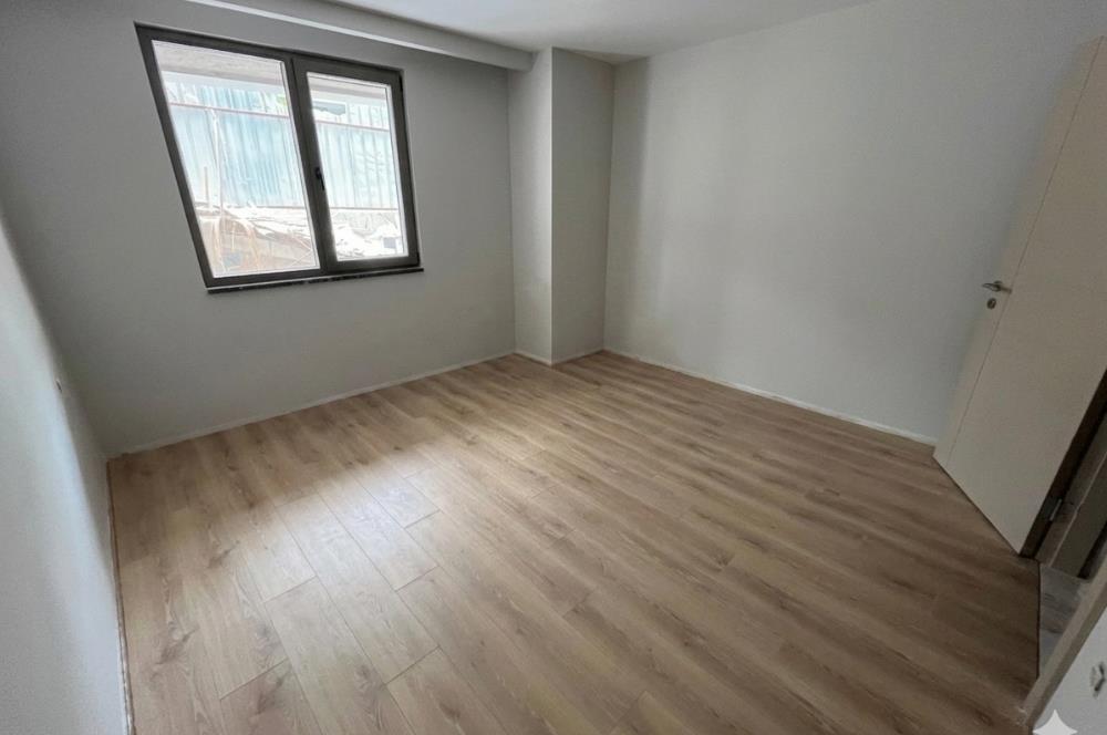 ÇINAR MAHALLESİ'NDE SAHİLE YAKIN ÖN CEPHE 0 BİNA LÜX 2+1