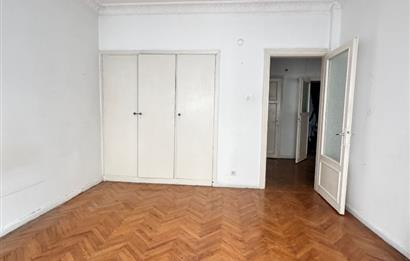 GÜMÜŞSUYUNDA SATILIK 1+1,5 BALKONLU AİRNB UYGUN SATILIK DAİRE