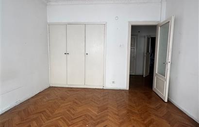 GÜMÜŞSUYUNDA SATILIK 1+1,5 BALKONLU AİRNB UYGUN SATILIK DAİRE