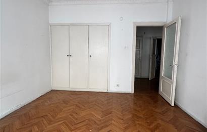 GÜMÜŞSUYUNDA SATILIK 1+1,5 BALKONLU AİRNB UYGUN SATILIK DAİRE