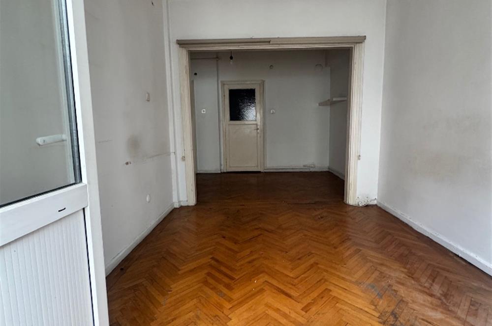 GÜMÜŞSUYUNDA SATILIK 1+1,5 BALKONLU AİRNB UYGUN SATILIK DAİRE