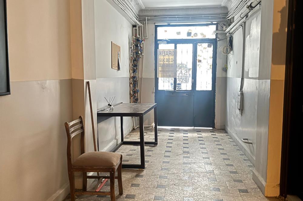 GÜMÜŞSUYUNDA SATILIK 1+1,5 BALKONLU AİRNB UYGUN SATILIK DAİRE