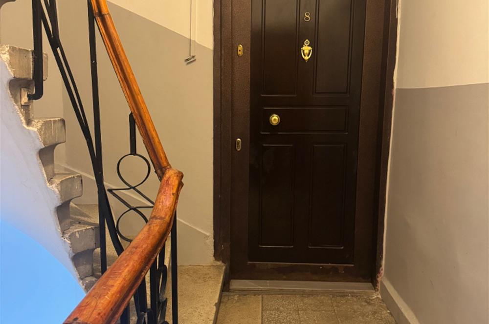 GÜMÜŞSUYUNDA SATILIK 1+1,5 BALKONLU AİRNB UYGUN SATILIK DAİRE