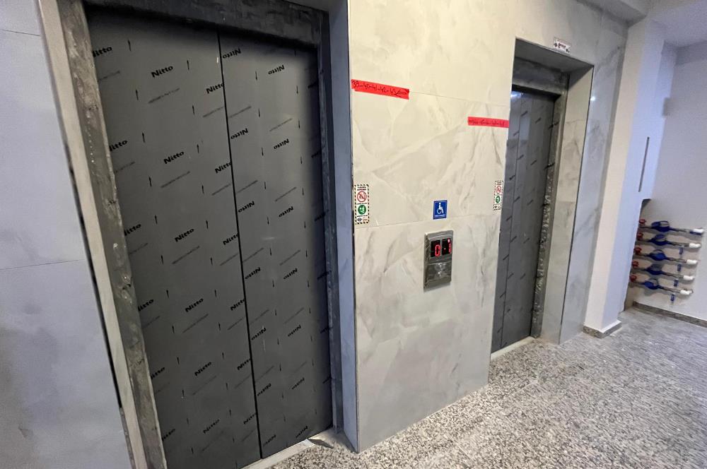 Küçükyalı Merkezde Sıfır Modern Teraslı 3+2 Satılık Dubleks