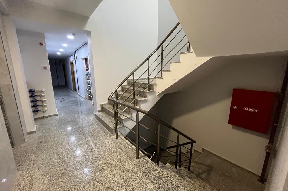 Küçükyalı Merkezde Sıfır Modern Teraslı 3+2 Satılık Dubleks