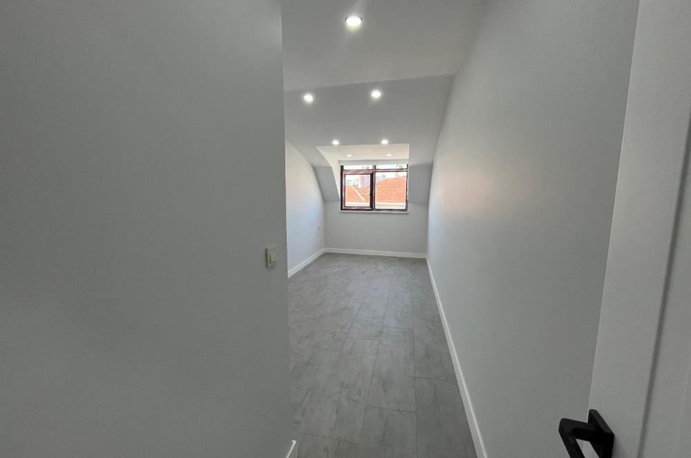 Küçükyalı Merkezde Sıfır Modern Teraslı 3+2 Satılık Dubleks