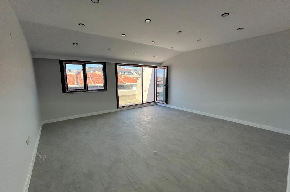 Küçükyalı Merkezde Sıfır Modern Teraslı 3+2 Satılık Dubleks