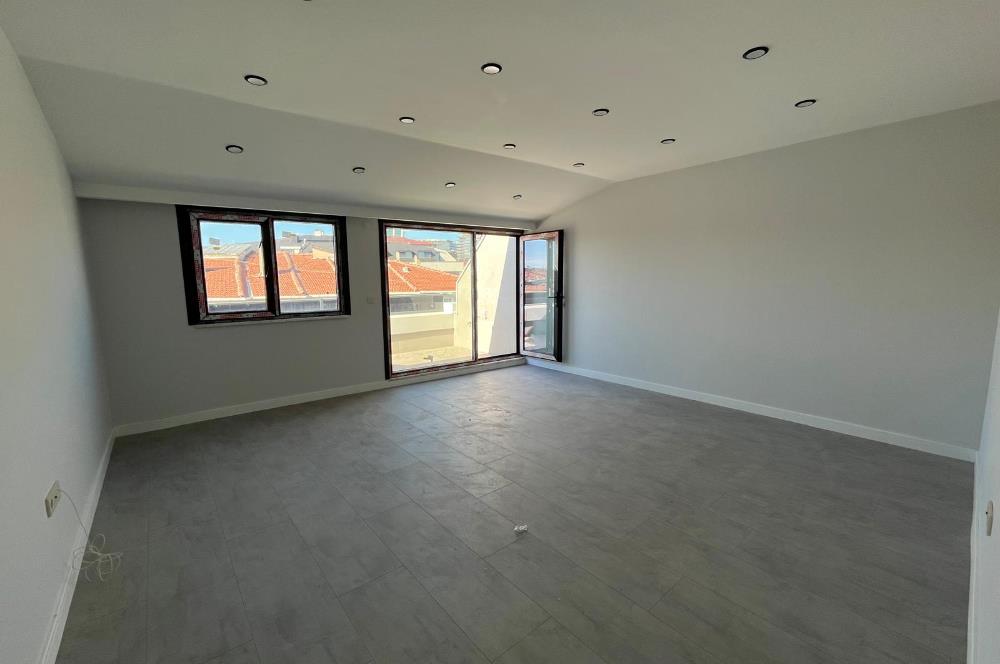 Küçükyalı Merkezde Sıfır Modern Teraslı 3+2 Satılık Dubleks