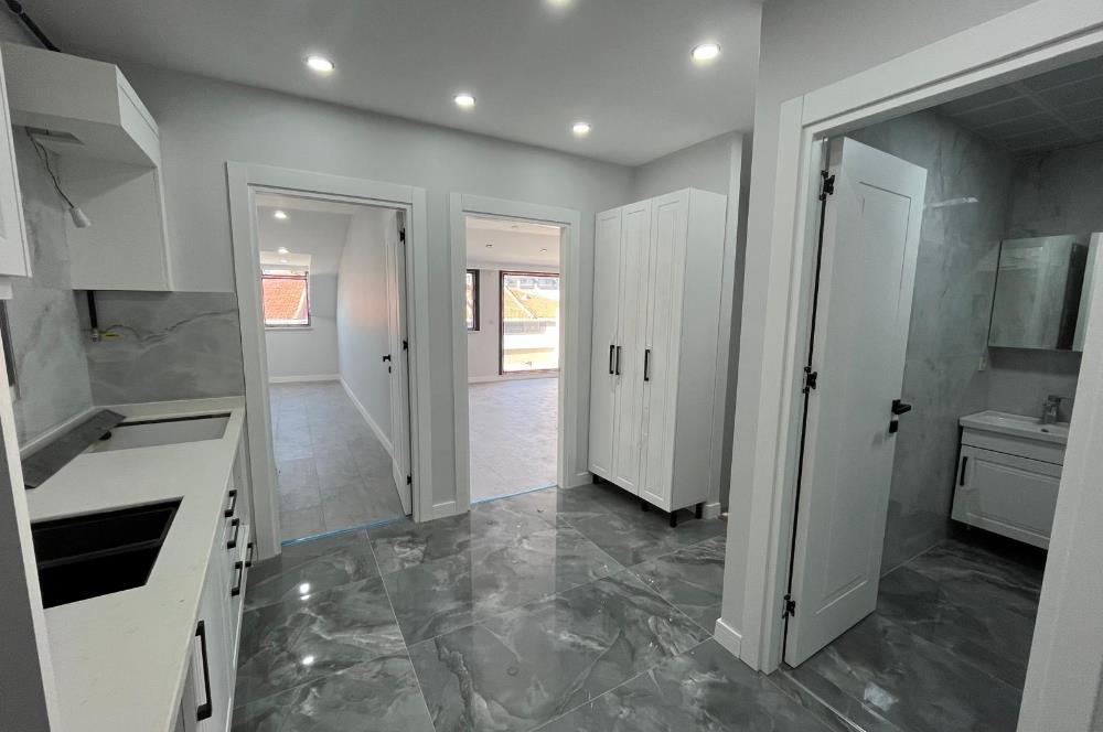 Küçükyalı Merkezde Sıfır Modern Teraslı 3+2 Satılık Dubleks