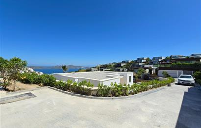 Bodrum Yalıkavak Panaromik deniz manzaralı satılık tek kat sıfır villa