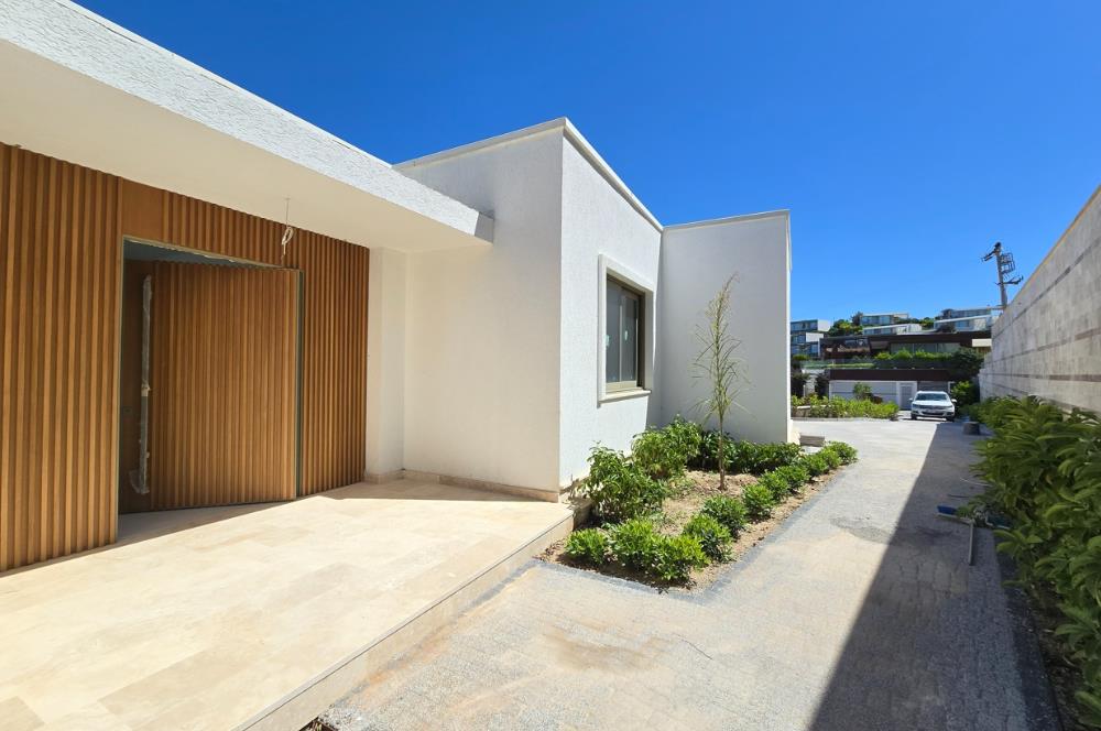 Bodrum Yalıkavak Panaromik deniz manzaralı satılık tek kat sıfır villa