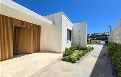 Bodrum Yalıkavak Panaromik deniz manzaralı satılık tek kat sıfır villa