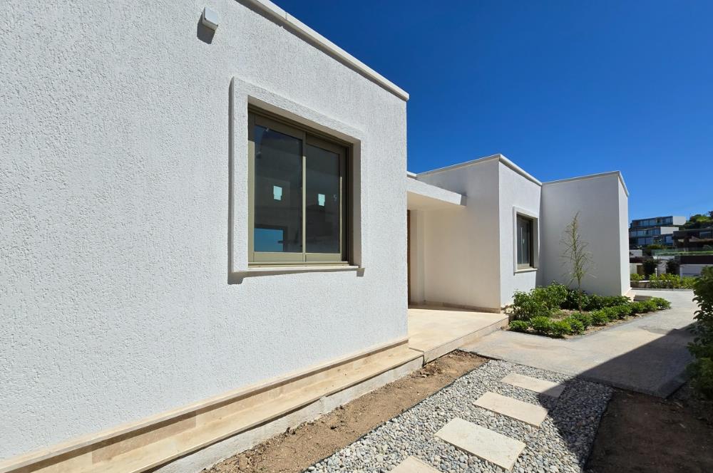 Bodrum Yalıkavak Panaromik deniz manzaralı satılık tek kat sıfır villa