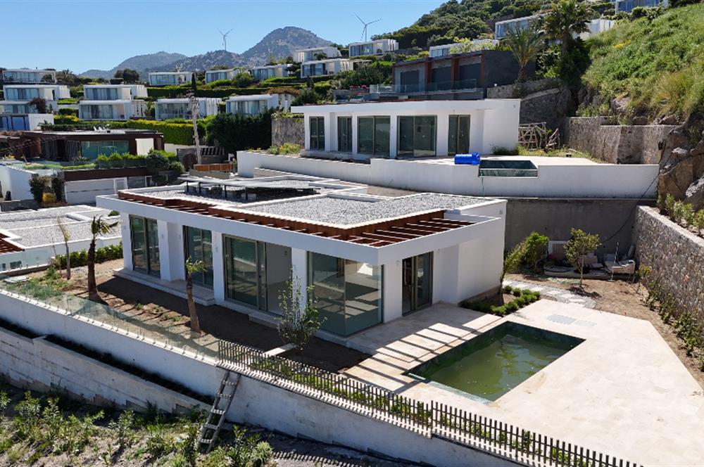 Bodrum Yalıkavak Panaromik deniz manzaralı satılık tek kat sıfır villa