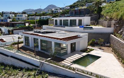 Bodrum Yalıkavak Panaromik deniz manzaralı satılık tek kat sıfır villa