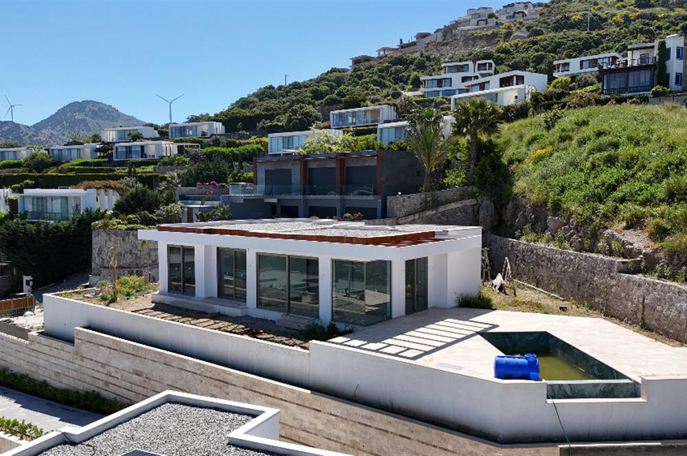 Bodrum Yalıkavak Panaromik deniz manzaralı satılık tek kat sıfır villa