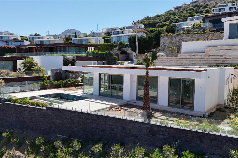 Bodrum Yalıkavak Panaromik deniz manzaralı satılık tek kat sıfır villa