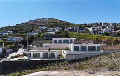 Bodrum Yalıkavak Panaromik deniz manzaralı satılık tek kat sıfır villa