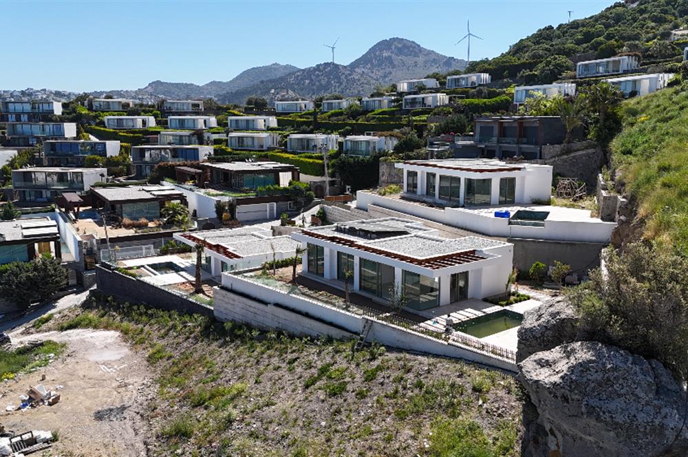 Bodrum Yalıkavak Panaromik deniz manzaralı satılık tek kat sıfır villa