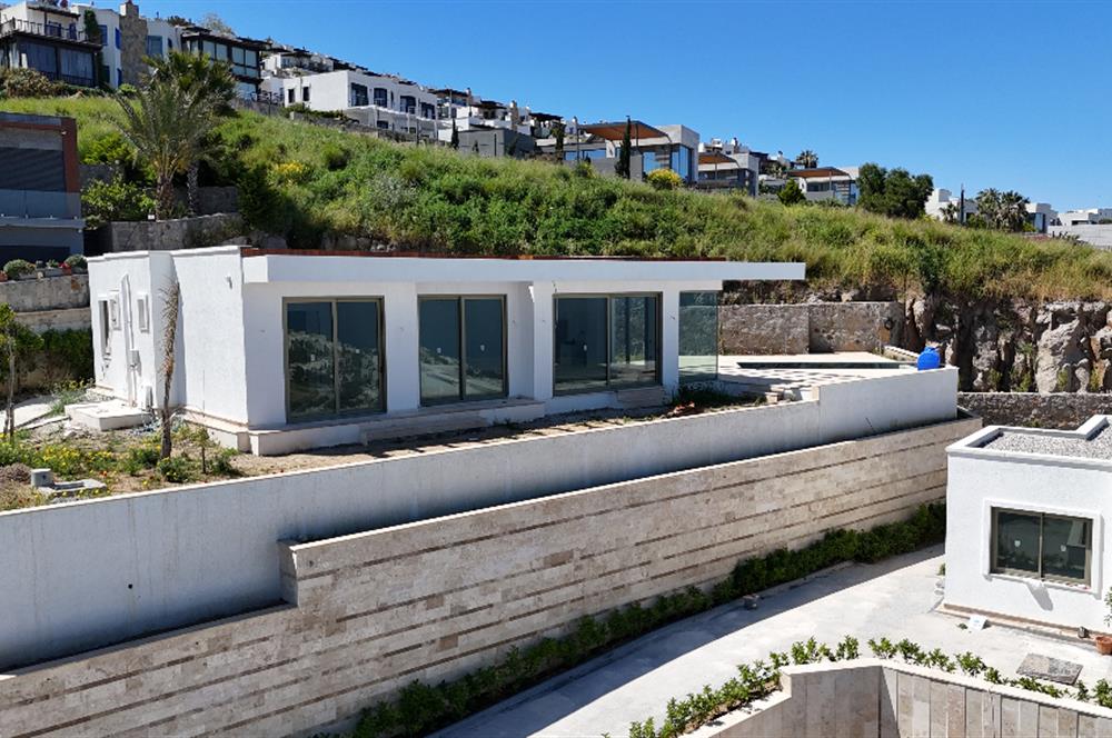 Bodrum Yalıkavak Panaromik deniz manzaralı satılık tek kat sıfır villa