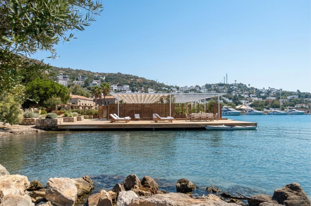 Bodrum Türkbükü Deniz Manzaralı Plaj Kullanımlı 2+2 Tripleks