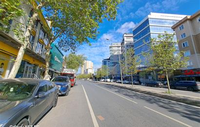 Küçükbakkalköy'ün Kalbinde Tabela Değeri Yüksek Ferah 3+1 Ofis