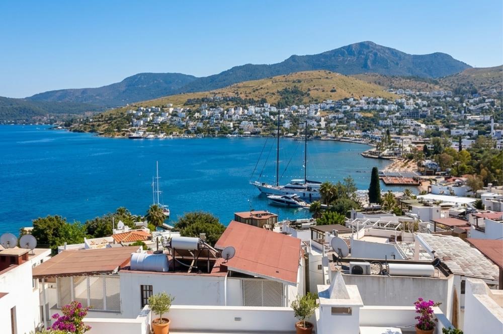 Bodrum Türkbükü Deniz Manzaralı Plaj Kullanımlı 2+2 Tripleks