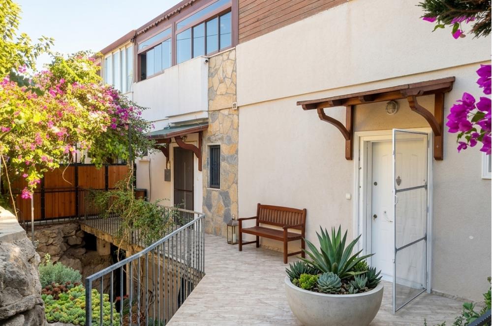 Bodrum Türkbükü Deniz Manzaralı Plaj Kullanımlı 2+2 Tripleks