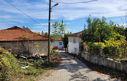 C21 BAL'DAN ALTIEYLÜL KİRAZPINAR MAH.DE SATILIK KÖY EVİ