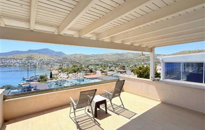 Bodrum Türkbükü Deniz Manzaralı Plaj Kullanımlı 2+2 Tripleks
