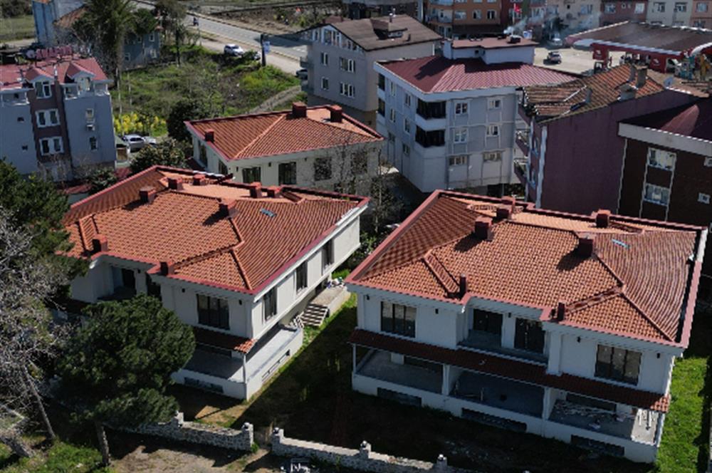 CENTURY 21'DEN PERŞEMBE'NİN ÖZEL KONUMUNDA VİLLALAR!