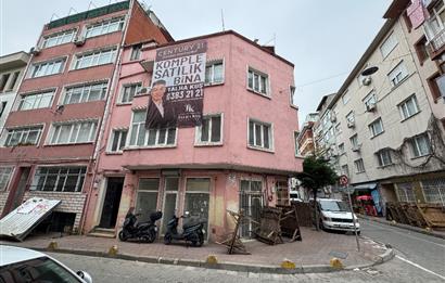 FATİH'TE KOMPLE SATILIK BİNA