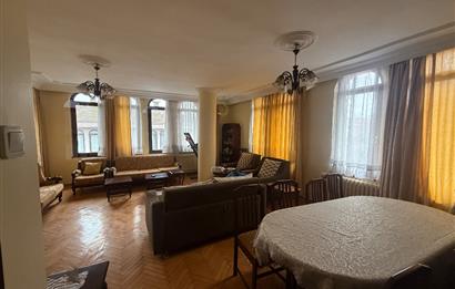 Sarıyer Reşitpaşa’da bulunan Gümüşevler Sitesi’nde 3+1 Kiralık Daire 
