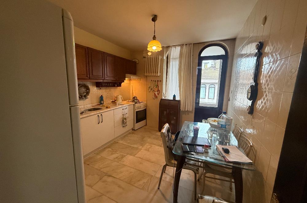 Sarıyer Reşitpaşa’da bulunan Gümüşevler Sitesi’nde 3+1 Kiralık Daire 