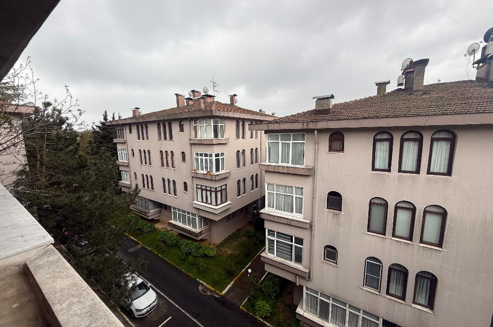 Sarıyer Reşitpaşa’da bulunan Gümüşevler Sitesi’nde 3+1 Kiralık Daire 