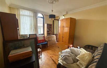 Sarıyer Reşitpaşa’da bulunan Gümüşevler Sitesi’nde 3+1 Kiralık Daire 